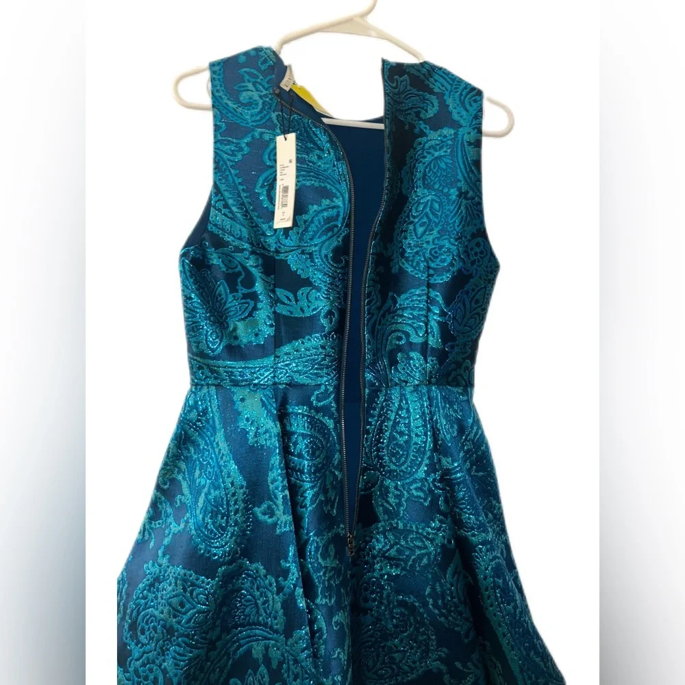 NWT Alice + Olivia “Stasia” Metallic Teal Brocade Fit & Flare Dress Size 6 - Picture 4 of 10